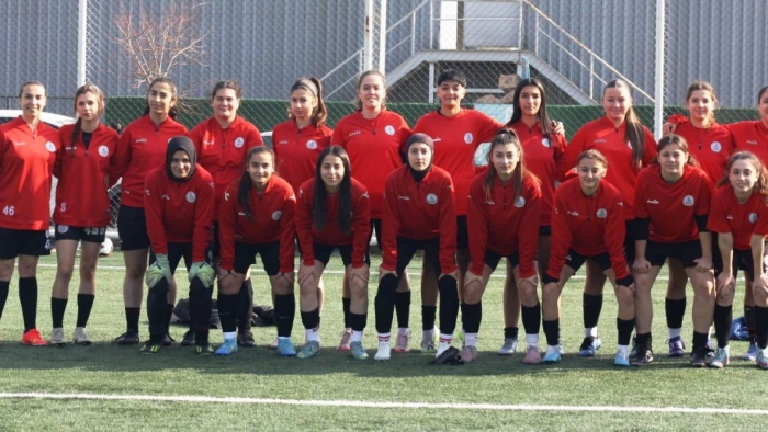 Körfezli kızlar ikinci hazırlık maçında galip  Körfez GB: 2 İstanbul Mesudiyespor: 1